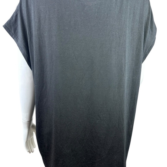 Torrid black top with white stripes and floral print size 3-3X/22-24 - Picture 4 of 9